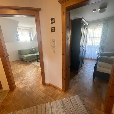 アパート Haralds