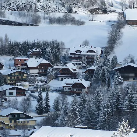 アパート Haralds